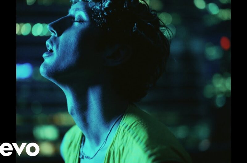 トロイ・シヴァンが10/23リリース新作アルバムから新曲「Got Me Started」のミュージック・ビデオを公開