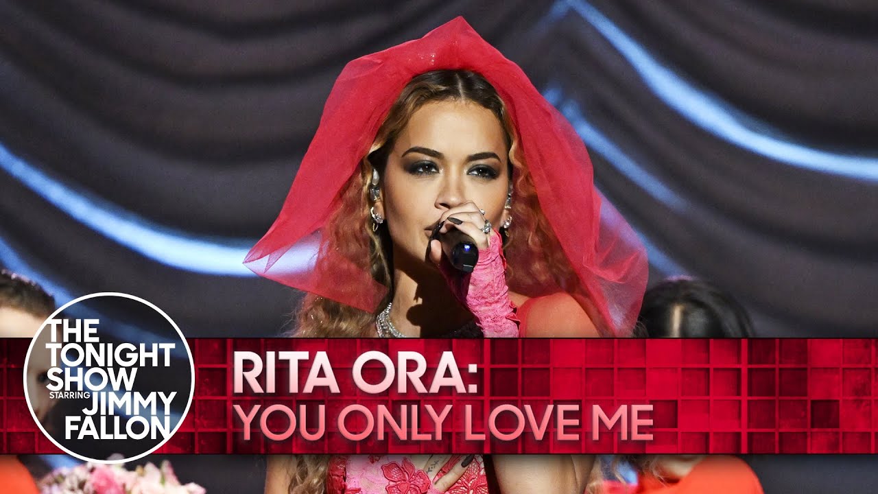 リタ・オラがジミー・ファロンの米人気テレビ番組に出演し披露した「You Only Love Me」のパフォーマンス・ビデオが公開