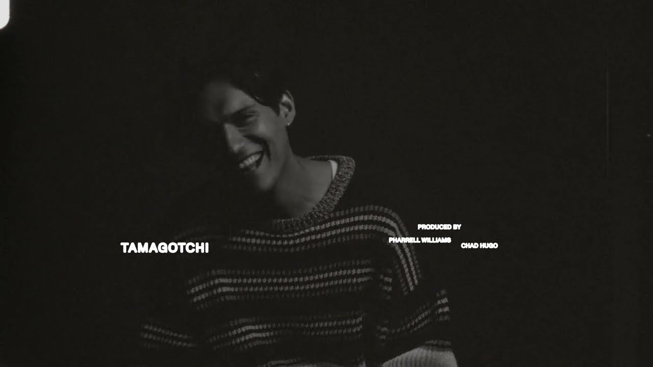 オマー・アポロが4月発売デビューアルバムから新曲「Tamagotchi」を本日リリース！ヴィジュアライザー・ビデオを公開