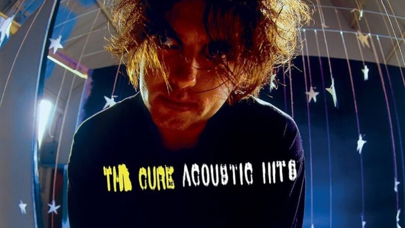 ザ・キュアーが『Acoustic Hits』から「A Forest (Acoustic Version)」のミュージック・ビデオを公開