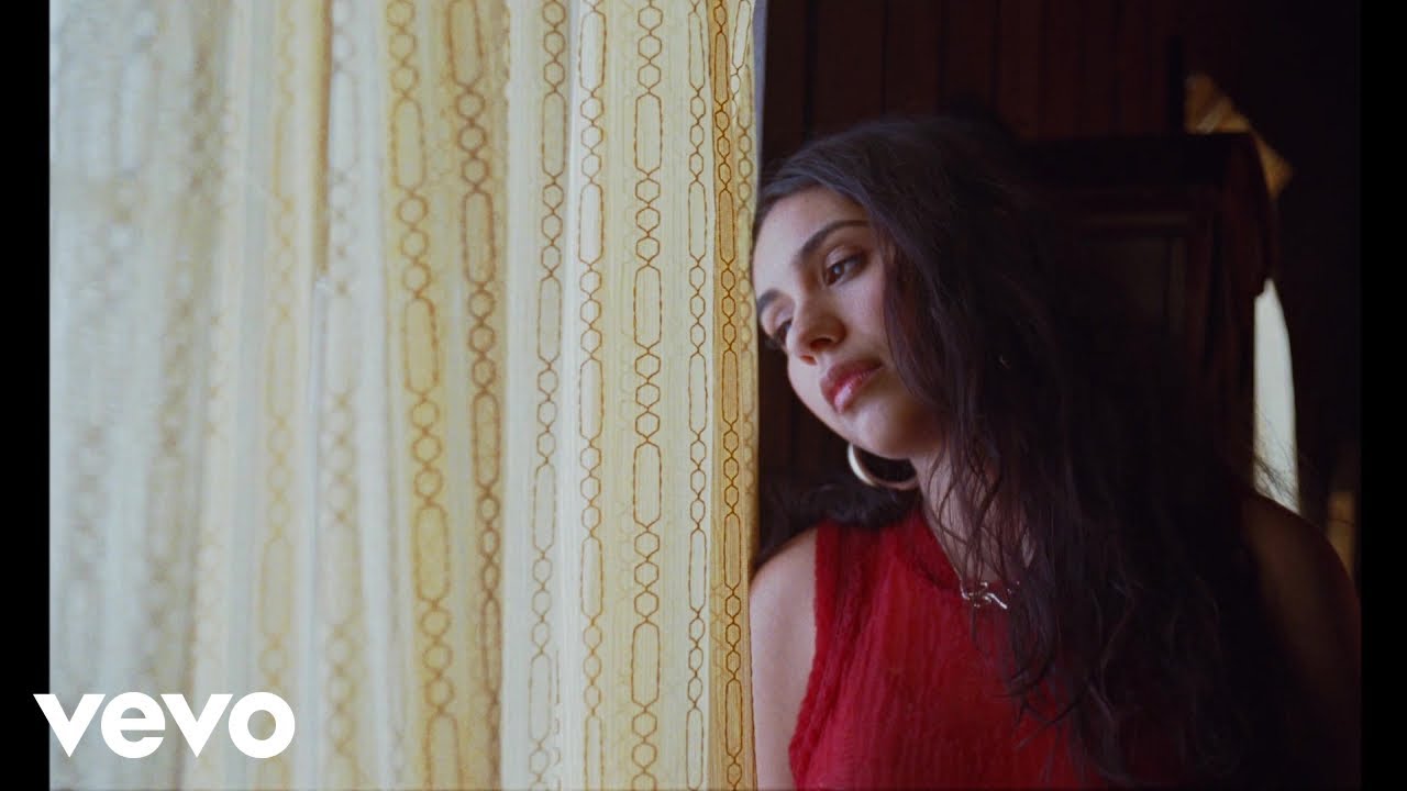 Alessia Cara「Out of Love」の洋楽歌詞・YouTube動画・解説まとめ