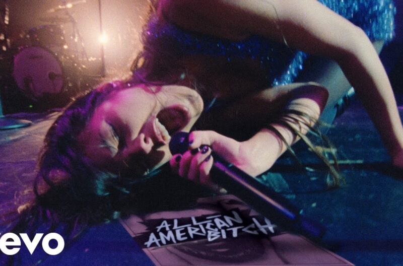 オリヴィア・ロドリゴが最新アルバムから「all-american bitch」のVevoスタジオ・パフォーマンスを公開