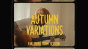 エド・シーランが新作アルバム『Autumn Variations』の楽曲をファンの部屋に直接行き弾き語りを行った『Fan Living Room Sessions』のライヴ・ビデオを公開