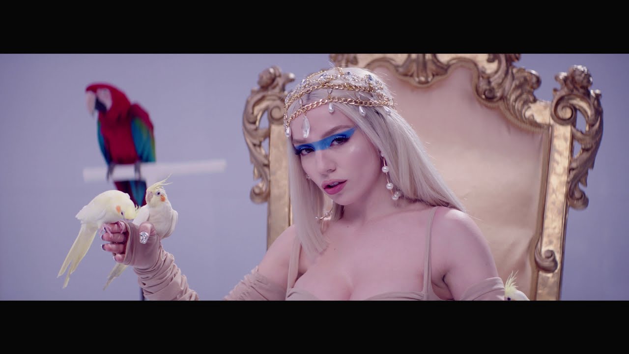Ava Max「Kings & Queens」の洋楽歌詞カタカナ・YouTube動画・解説まとめ
