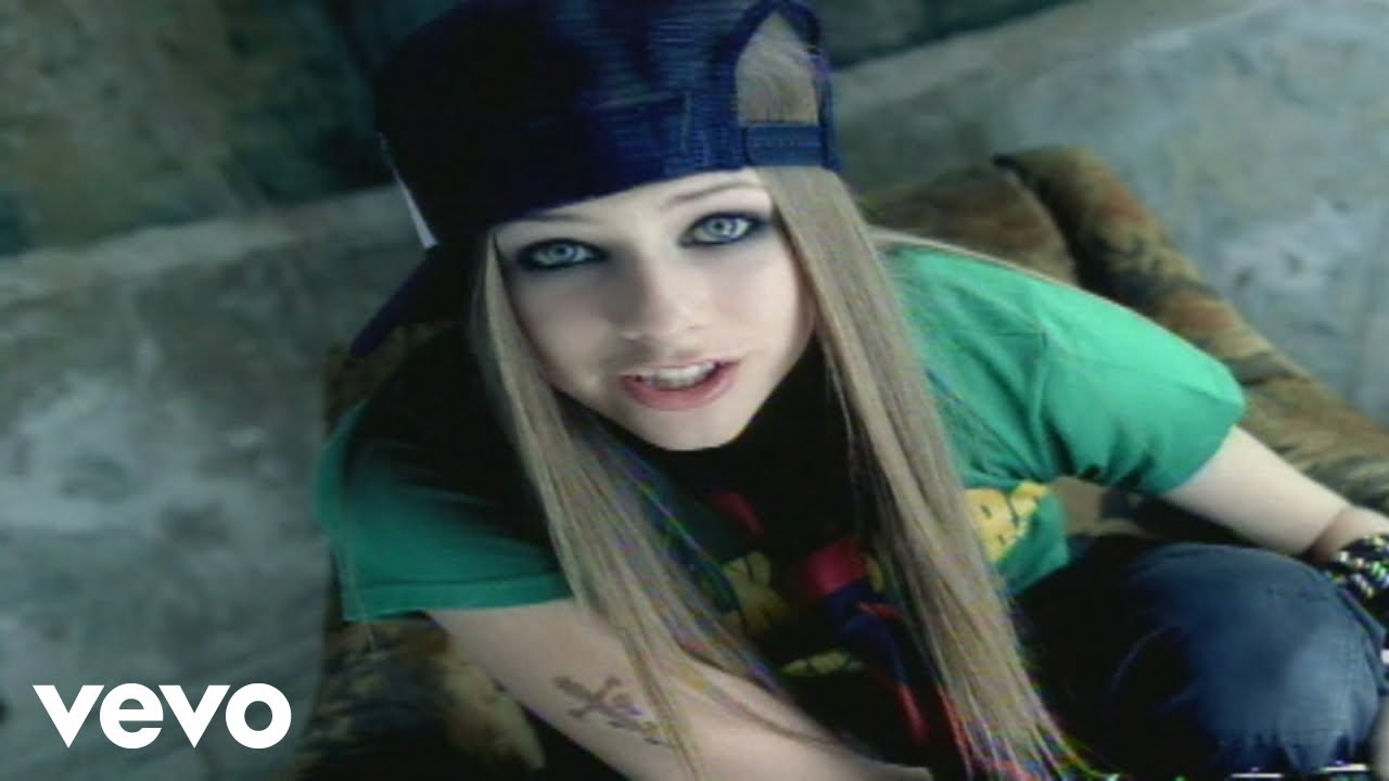 Avril Lavigneが大ヒット曲「Sk8er Boi」を題材とした映画に取り組んでいることを明らかに