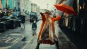 ザ・ブラック・キーズがリリースしたばかりの新曲「Beautiful People (Stay High)」のミュージック・ビデオを公開