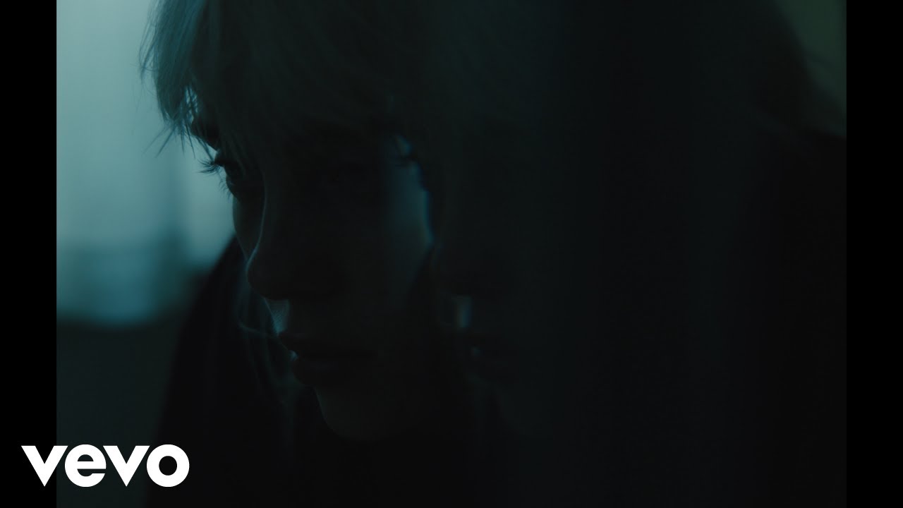 Billie Eilishが最新アルバムから「Male Fantasy」のミュージック・ビデオを公開