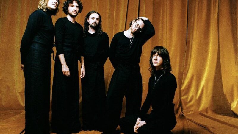 全英No.1ギターバンド、ブロッサムズが9/20リリース新作アルバムから新曲「Perfect Me」のミュージック・ビデオを公開