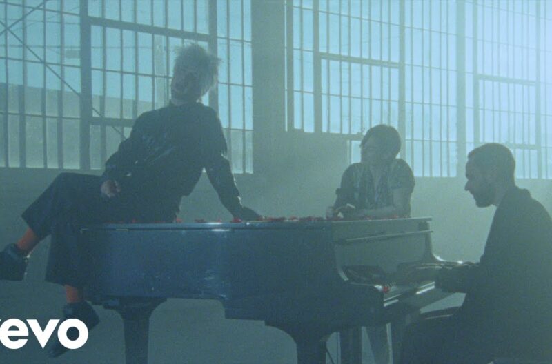 MGMTが2/23リリース新作アルバムからクリスティーヌ・アンド・ザ・クイーンズを迎えた新曲「Dancing In Babylon」のミュージック・ビデオを公開