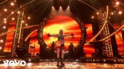 エリー・ゴールディングが米ABCの大晦日特番に出演し披露した「Burn」「Miracle」の映像を公開