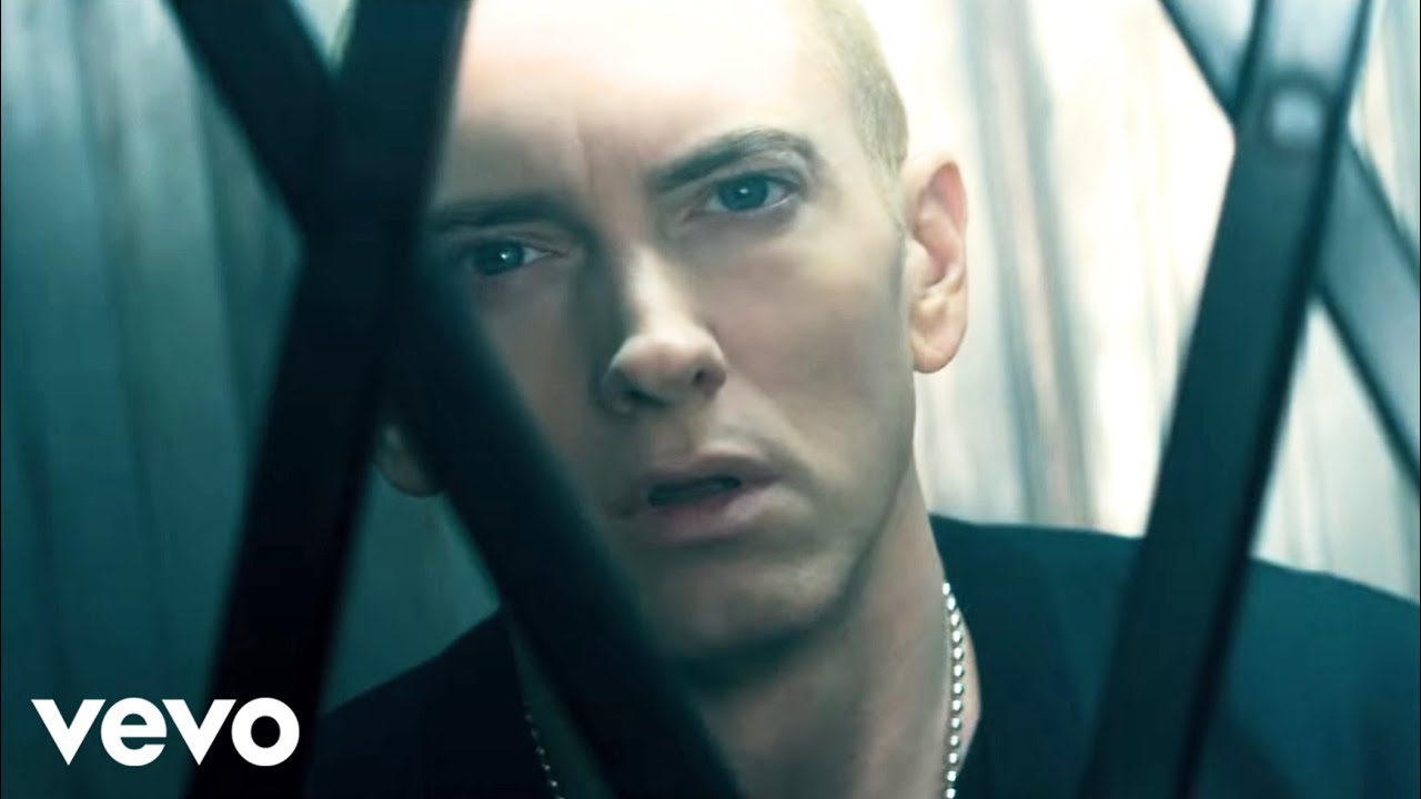 Eminem ft. Rihanna「The Monster」の洋楽歌詞カタカナ・YouTube動画・解説まとめ