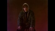 ザ・キッド・ラロイが新曲「I Can't Go Back To The Way It Was (Intro)」をリリースし、ミュージック・ビデオを公開