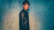 世界的に人気急上昇中のシンガーソングライター、ジェイミー・ミラーが新曲「I Lost Myself In Loving You」のミュージック・ビデオを公開