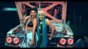 Jesy NelsonがNicki Minajを迎えたソロデビュー曲「Boyz」のミュージック・ビデオを公開