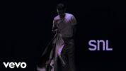 ジャスティン・ティンバーレイクがサタデー・ナイト・ライヴに出演し披露した「Selfish」「Sanctified」のパフォーマンス・ビデオを公開