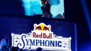 メトロ・ブーミンがドルビー・シアターで行われた『Red Bull Symphonic』でのフル・パフォーマンス映像を公開