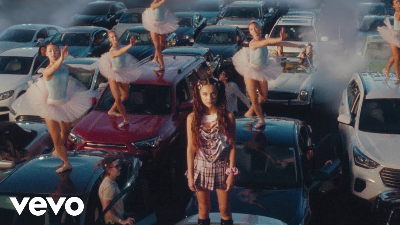 Olivia Rodrigoがデビューアルバムから「brutal」のミュージック・ビデオを公開