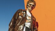 インディーポップ界の貴公子Dayglow（デイグロウ）が新作アルバム『People in Motion』をリリース！収録曲から「Radio」のヴィジュアライザー・ビデオを公開
