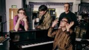 ブラーがコーチェラ2024で行った「Tender」「St Charles Square」「Song 2」のライヴ・ビデオが公開