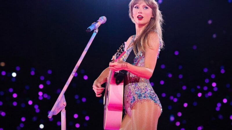 テイラー・スウィフトのコンサート映画『Taylor Swift | The Eras Tour (Taylor’s Version)』字幕付き予告編が公開
