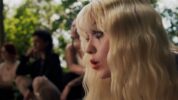 メイジー・ピーターズの最新アルバム『The Good Witch』から「Run」のミュージック・ビデオを公開！全英アルバムチャートでは初の1位を獲得！