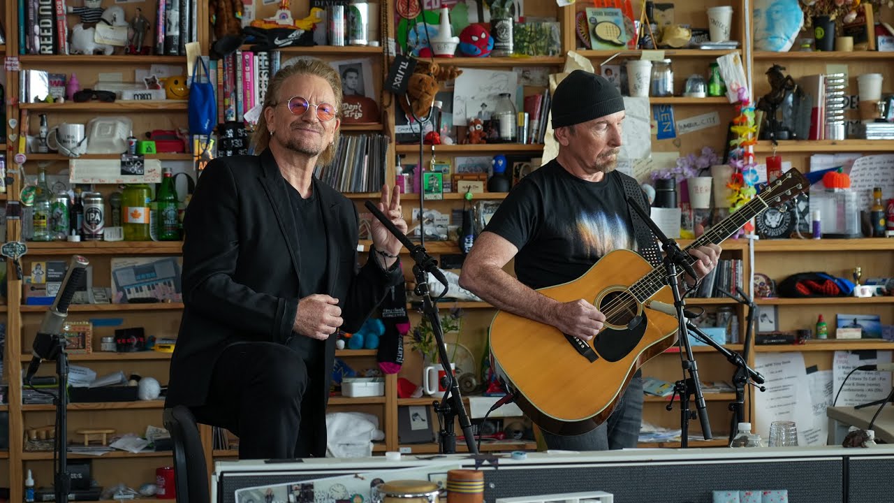 U2のボノとジ・エッジがタイニー・デスク・コンサートで行ったパフォーマンス映像が公開